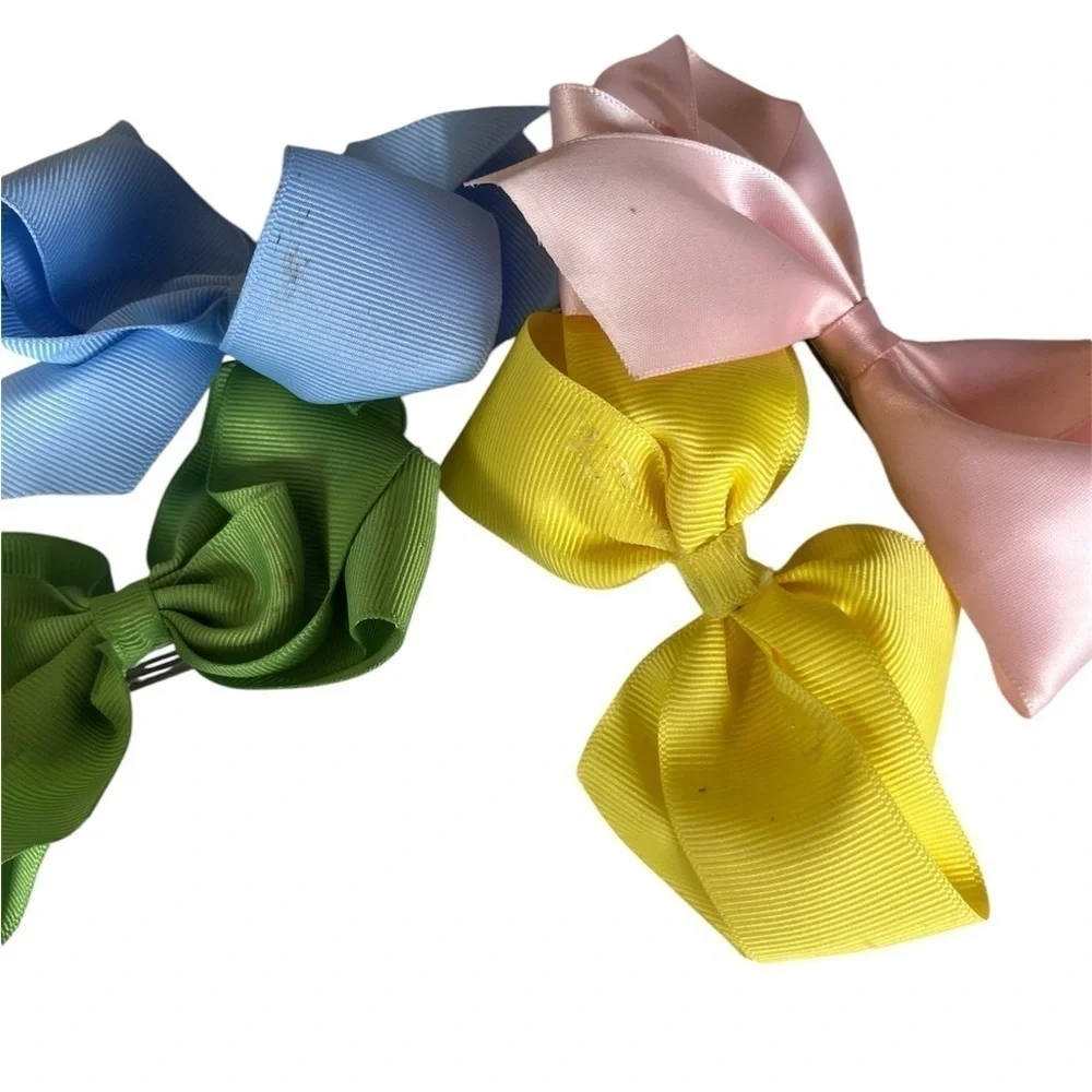Assortment of Hair Bows.
